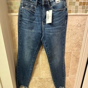 Women's Blue Jeans NWT shark bite hem size 3/26